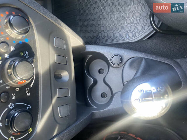 Рено Сандеро СтэпВэй 2021 в Киеве на Automoto.ua Белый Рено Сандеро СтэпВэй, объемом двигателя 1.46 л и пробегом 76 тыс. км за 12900 $, фото 13 на Automoto.ua