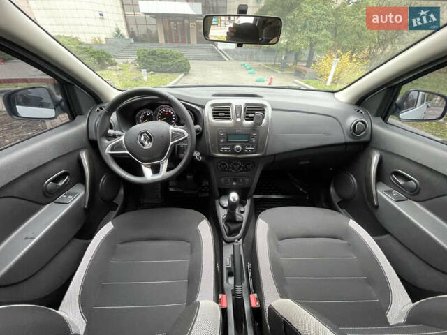Белый Рено Сандеро СтэпВэй, объемом двигателя 1.46 л и пробегом 66 тыс. км за 12300 $, фото 11 на Automoto.ua