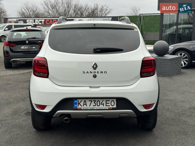 Белый Рено Сандеро СтэпВэй, объемом двигателя 1.46 л и пробегом 76 тыс. км за 12800 $, фото 4 на Automoto.ua