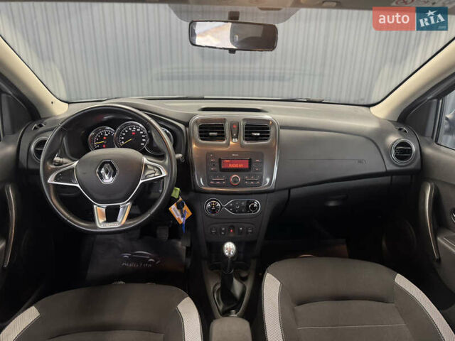 Белый Рено Сандеро СтэпВэй, объемом двигателя 0.9 л и пробегом 99 тыс. км за 8999 $, фото 8 на Automoto.ua
