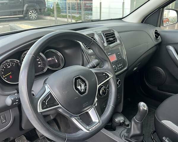 Білий Рено Сандеро СтепВей, об'ємом двигуна 0.9 л та пробігом 79 тис. км за 8164 $, фото 14 на Automoto.ua