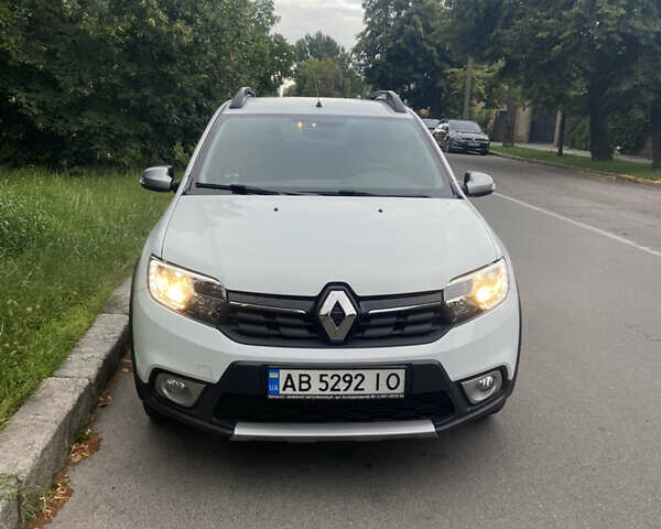 Белый Рено Сандеро СтэпВэй, объемом двигателя 1.46 л и пробегом 129 тыс. км за 13500 $, фото 3 на Automoto.ua