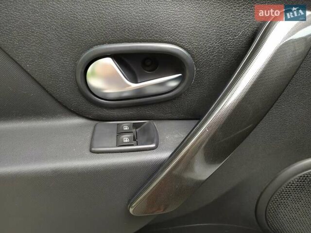 Белый Рено Сандеро СтэпВэй, объемом двигателя 1.46 л и пробегом 135 тыс. км за 12350 $, фото 20 на Automoto.ua