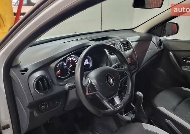 Белый Рено Сандеро СтэпВэй, объемом двигателя 0.9 л и пробегом 83 тыс. км за 8500 $, фото 9 на Automoto.ua