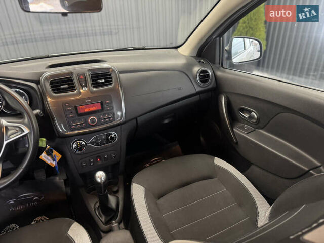 Белый Рено Сандеро СтэпВэй, объемом двигателя 0.9 л и пробегом 99 тыс. км за 8999 $, фото 10 на Automoto.ua