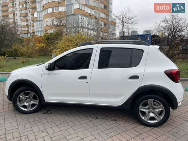 Белый Рено Сандеро СтэпВэй, объемом двигателя 1.46 л и пробегом 66 тыс. км за 12300 $, фото 8 на Automoto.ua