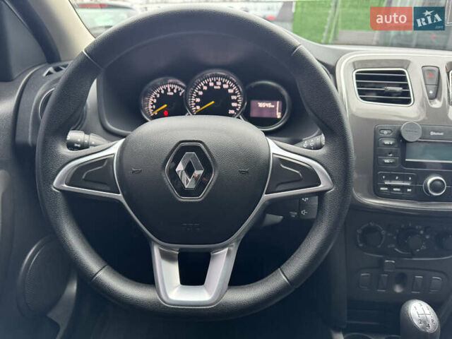 Белый Рено Сандеро СтэпВэй, объемом двигателя 1.46 л и пробегом 76 тыс. км за 12800 $, фото 6 на Automoto.ua