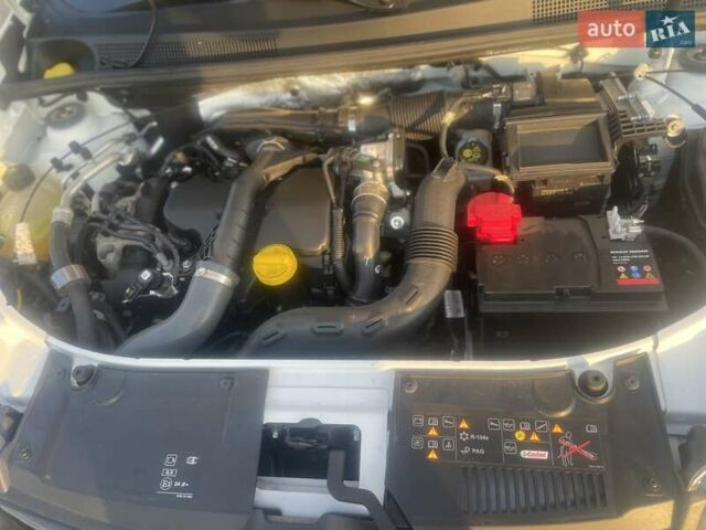 Белый Рено Сандеро СтэпВэй, объемом двигателя 1.46 л и пробегом 36 тыс. км за 13600 $, фото 2 на Automoto.ua