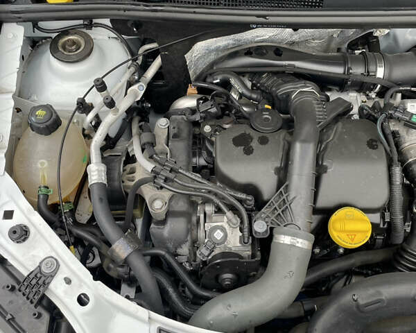 Белый Рено Сандеро СтэпВэй, объемом двигателя 1.46 л и пробегом 66 тыс. км за 12300 $, фото 26 на Automoto.ua