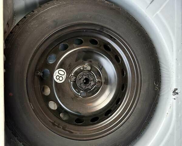 Рено Сандеро СтепВей 2021 у Запоріжжя на Automoto.ua Білий Рено Сандеро СтепВей, об'ємом двигуна 0.9 л та пробігом 110 тис. км за 10699 $, фото 28 на Automoto.ua