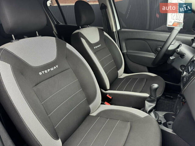 Белый Рено Сандеро СтэпВэй, объемом двигателя 1.46 л и пробегом 76 тыс. км за 12800 $, фото 5 на Automoto.ua