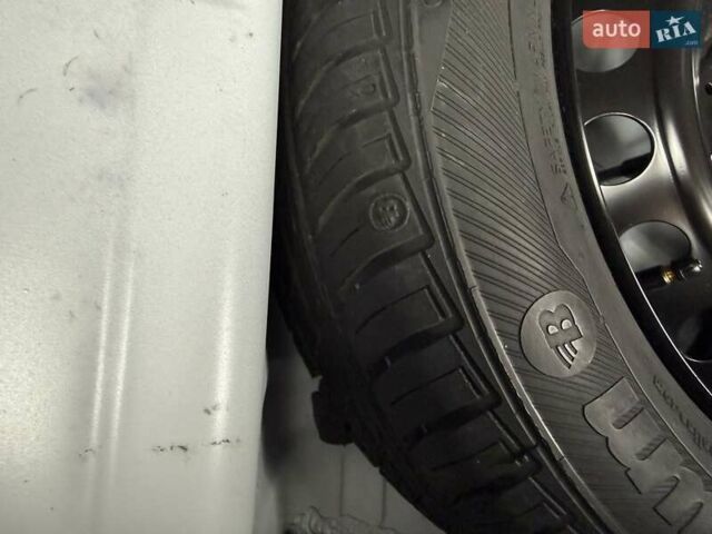 Белый Рено Сандеро СтэпВэй, объемом двигателя 0.9 л и пробегом 84 тыс. км за 9900 $, фото 10 на Automoto.ua