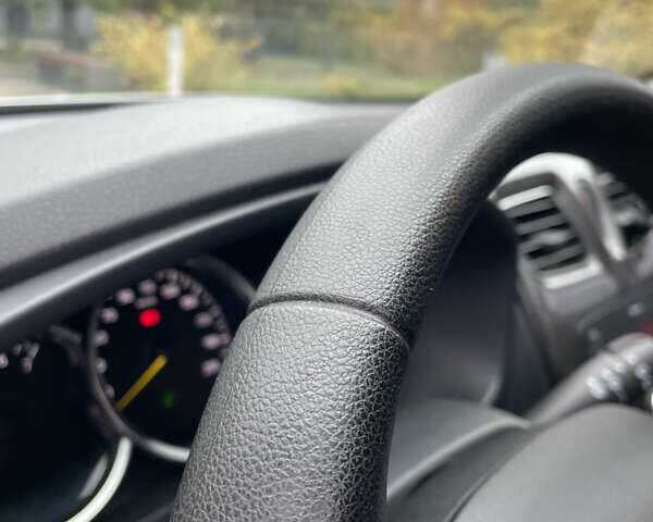 Белый Рено Сандеро СтэпВэй, объемом двигателя 1.46 л и пробегом 66 тыс. км за 12300 $, фото 18 на Automoto.ua