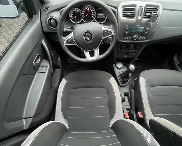 Белый Рено Сандеро СтэпВэй, объемом двигателя 1.46 л и пробегом 66 тыс. км за 12300 $, фото 12 на Automoto.ua