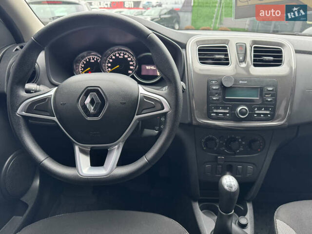 Белый Рено Сандеро СтэпВэй, объемом двигателя 1.46 л и пробегом 76 тыс. км за 12800 $, фото 7 на Automoto.ua