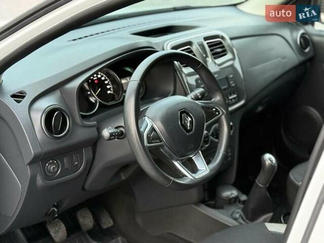 Рено Сандеро СтепВей 2021 у Запоріжжя на Automoto.ua Білий Рено Сандеро СтепВей, об'ємом двигуна 0.9 л та пробігом 110 тис. км за 10699 $, фото 16 на Automoto.ua