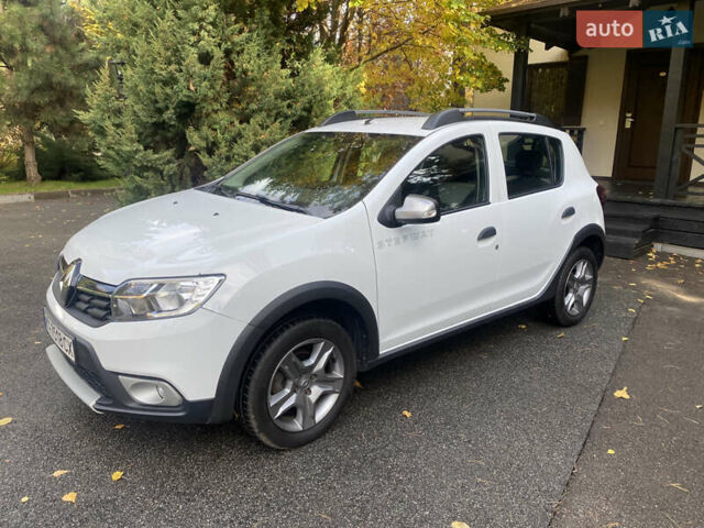 Білий Рено Сандеро СтепВей, об'ємом двигуна 1.46 л та пробігом 77 тис. км за 12900 $, фото 1 на Automoto.ua