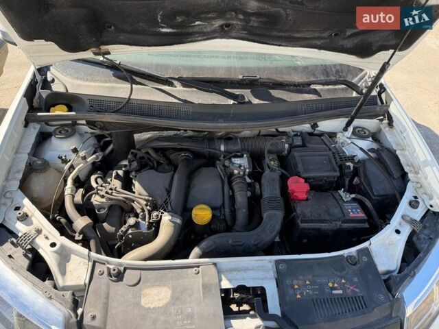 Белый Рено Сандеро СтэпВэй, объемом двигателя 1.46 л и пробегом 152 тыс. км за 6999 $, фото 6 на Automoto.ua