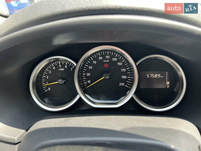 Белый Рено Сандеро СтэпВэй, объемом двигателя 1.5 л и пробегом 57 тыс. км за 11996 $, фото 10 на Automoto.ua