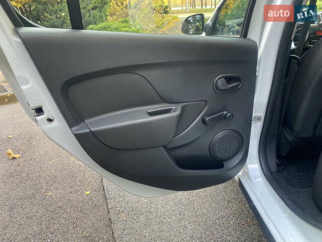 Рено Сандеро СтэпВэй 2021 в Киеве на Automoto.ua Белый Рено Сандеро СтэпВэй, объемом двигателя 1.46 л и пробегом 76 тыс. км за 12900 $, фото 19 на Automoto.ua