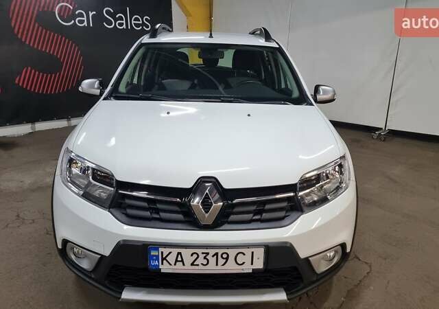 Белый Рено Сандеро СтэпВэй, объемом двигателя 0.9 л и пробегом 83 тыс. км за 8500 $, фото 1 на Automoto.ua