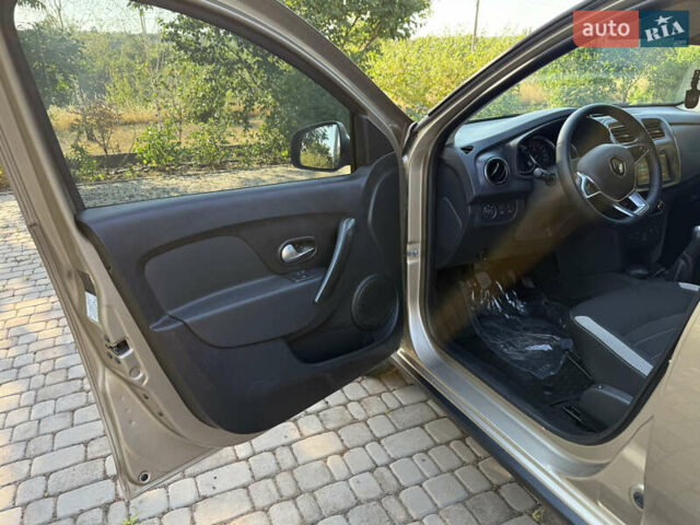 Бежевый Рено Сандеро СтэпВэй, объемом двигателя 1.46 л и пробегом 69 тыс. км за 12800 $, фото 14 на Automoto.ua