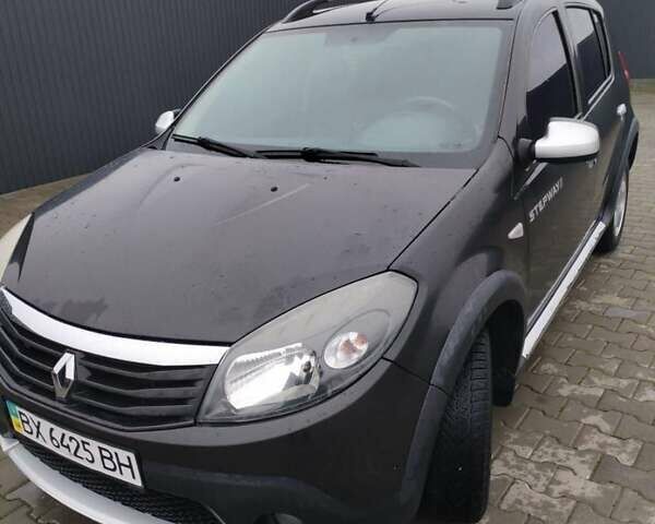 Черный Рено Сандеро СтэпВэй, объемом двигателя 1.6 л и пробегом 60 тыс. км за 7000 $, фото 4 на Automoto.ua