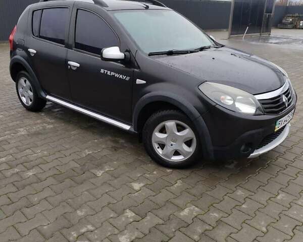 Черный Рено Сандеро СтэпВэй, объемом двигателя 1.6 л и пробегом 60 тыс. км за 7000 $, фото 8 на Automoto.ua