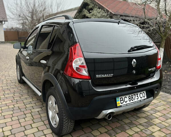 Черный Рено Сандеро СтэпВэй, объемом двигателя 1.6 л и пробегом 98 тыс. км за 7450 $, фото 6 на Automoto.ua