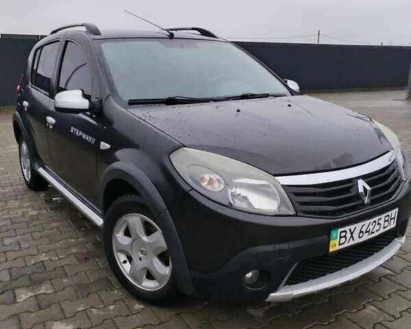 Черный Рено Сандеро СтэпВэй, объемом двигателя 1.6 л и пробегом 60 тыс. км за 7000 $, фото 1 на Automoto.ua