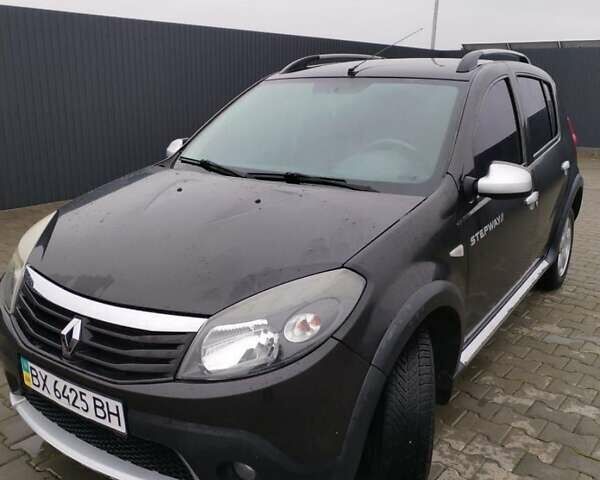 Черный Рено Сандеро СтэпВэй, объемом двигателя 1.6 л и пробегом 60 тыс. км за 7000 $, фото 2 на Automoto.ua