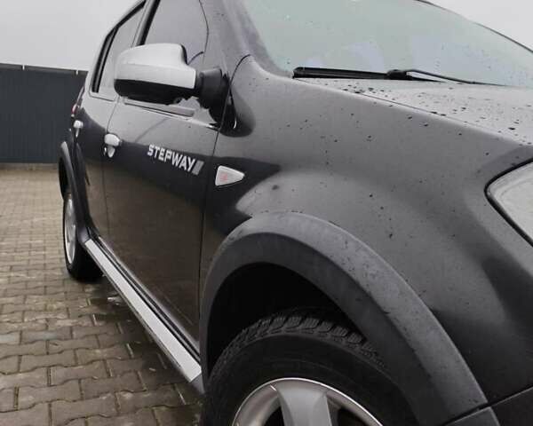 Черный Рено Сандеро СтэпВэй, объемом двигателя 1.6 л и пробегом 60 тыс. км за 7000 $, фото 11 на Automoto.ua