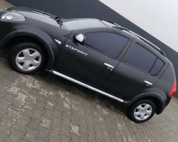 Черный Рено Сандеро СтэпВэй, объемом двигателя 1.6 л и пробегом 60 тыс. км за 7000 $, фото 9 на Automoto.ua