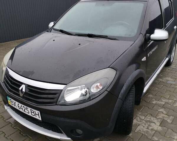 Черный Рено Сандеро СтэпВэй, объемом двигателя 1.6 л и пробегом 60 тыс. км за 7000 $, фото 7 на Automoto.ua