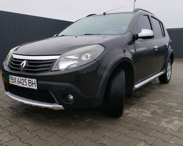 Черный Рено Сандеро СтэпВэй, объемом двигателя 1.6 л и пробегом 60 тыс. км за 7000 $, фото 5 на Automoto.ua