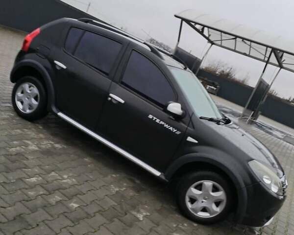 Черный Рено Сандеро СтэпВэй, объемом двигателя 1.6 л и пробегом 60 тыс. км за 7000 $, фото 10 на Automoto.ua