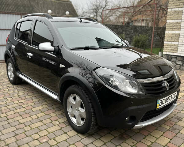 Черный Рено Сандеро СтэпВэй, объемом двигателя 1.6 л и пробегом 98 тыс. км за 7450 $, фото 3 на Automoto.ua