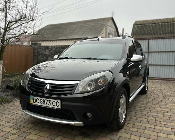 Черный Рено Сандеро СтэпВэй, объемом двигателя 1.6 л и пробегом 98 тыс. км за 7450 $, фото 1 на Automoto.ua