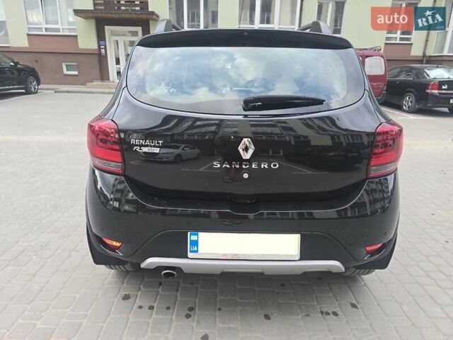 Черный Рено Сандеро СтэпВэй, объемом двигателя 0.9 л и пробегом 60 тыс. км за 9500 $, фото 1 на Automoto.ua
