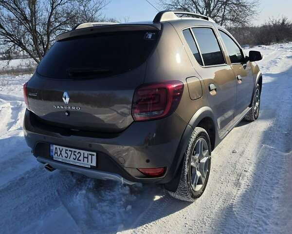 Коричневый Рено Сандеро СтэпВэй, объемом двигателя 1.46 л и пробегом 49 тыс. км за 12100 $, фото 10 на Automoto.ua