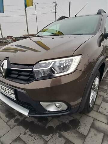 Коричневий Рено Сандеро СтепВей, об'ємом двигуна 0.9 л та пробігом 96 тис. км за 10400 $, фото 27 на Automoto.ua