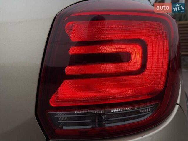 Коричневий Рено Сандеро СтепВей, об'ємом двигуна 0.9 л та пробігом 64 тис. км за 10800 $, фото 77 на Automoto.ua