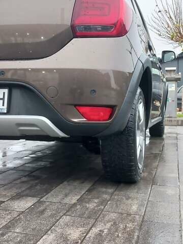 Коричневий Рено Сандеро СтепВей, об'ємом двигуна 0.9 л та пробігом 96 тис. км за 10400 $, фото 6 на Automoto.ua