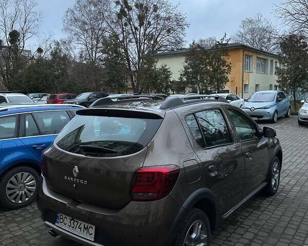 Коричневый Рено Сандеро СтэпВэй, объемом двигателя 0.9 л и пробегом 37 тыс. км за 10700 $, фото 2 на Automoto.ua