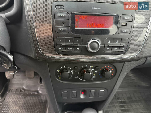 Коричневий Рено Сандеро СтепВей, об'ємом двигуна 1.46 л та пробігом 81 тис. км за 11900 $, фото 13 на Automoto.ua