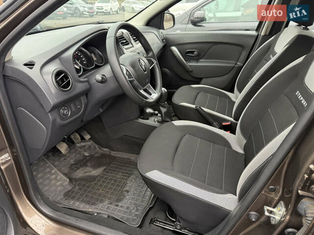 Коричневий Рено Сандеро СтепВей, об'ємом двигуна 1.46 л та пробігом 81 тис. км за 11900 $, фото 9 на Automoto.ua
