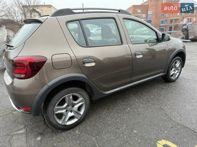 Коричневий Рено Сандеро СтепВей, об'ємом двигуна 1.46 л та пробігом 81 тис. км за 11900 $, фото 5 на Automoto.ua