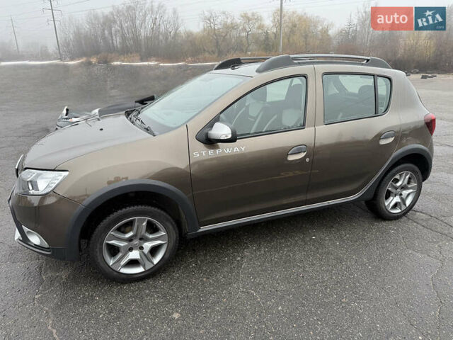 Коричневий Рено Сандеро СтепВей, об'ємом двигуна 1.46 л та пробігом 81 тис. км за 11900 $, фото 1 на Automoto.ua