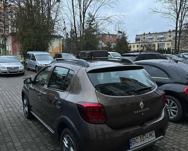 Коричневый Рено Сандеро СтэпВэй, объемом двигателя 0.9 л и пробегом 37 тыс. км за 10700 $, фото 3 на Automoto.ua