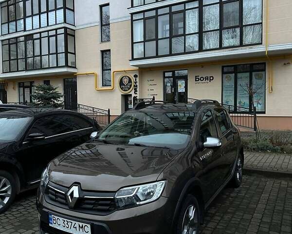 Коричневый Рено Сандеро СтэпВэй, объемом двигателя 0.9 л и пробегом 37 тыс. км за 10700 $, фото 1 на Automoto.ua